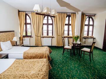 Фото номера Трехместный номер с ванной комнатой Отель Hotel Zamek Gniew г. Гнев 2